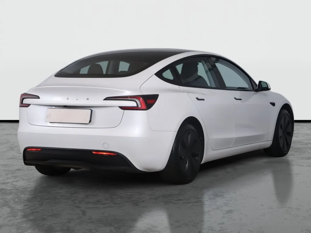 Tesla Model 3 Standard Range, Foto 5 von 28