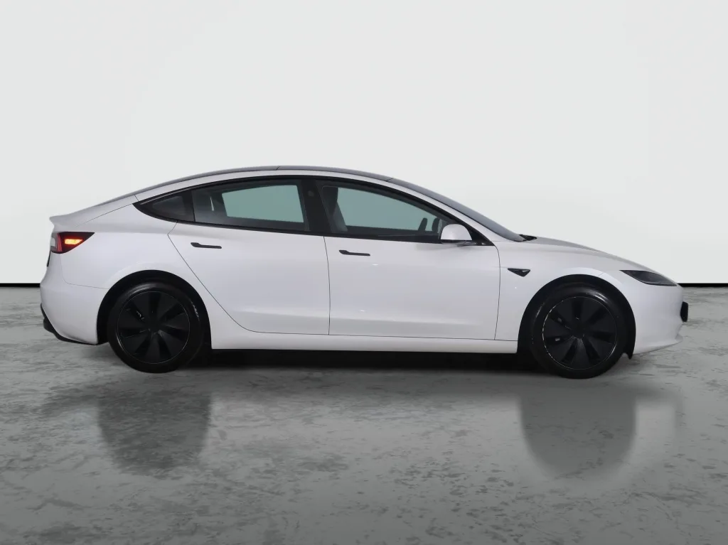 Tesla Model 3 Standard Range, Foto 10 von 28