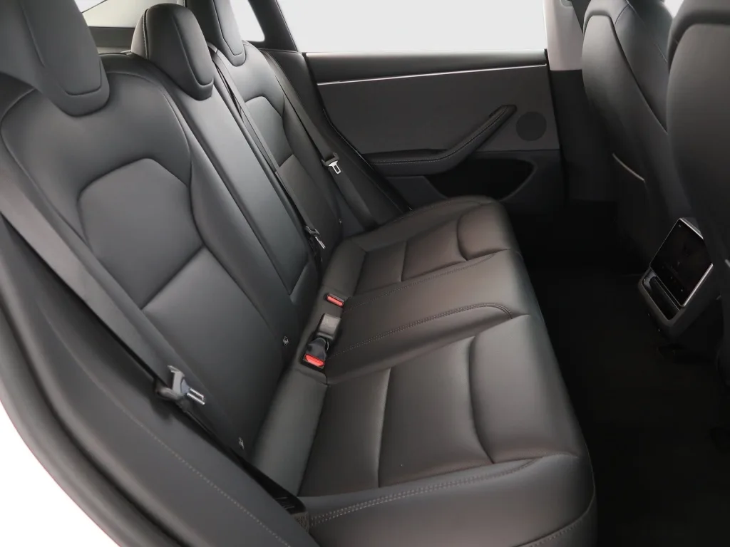 Tesla Model 3 Standard Range, Foto 12 von 28