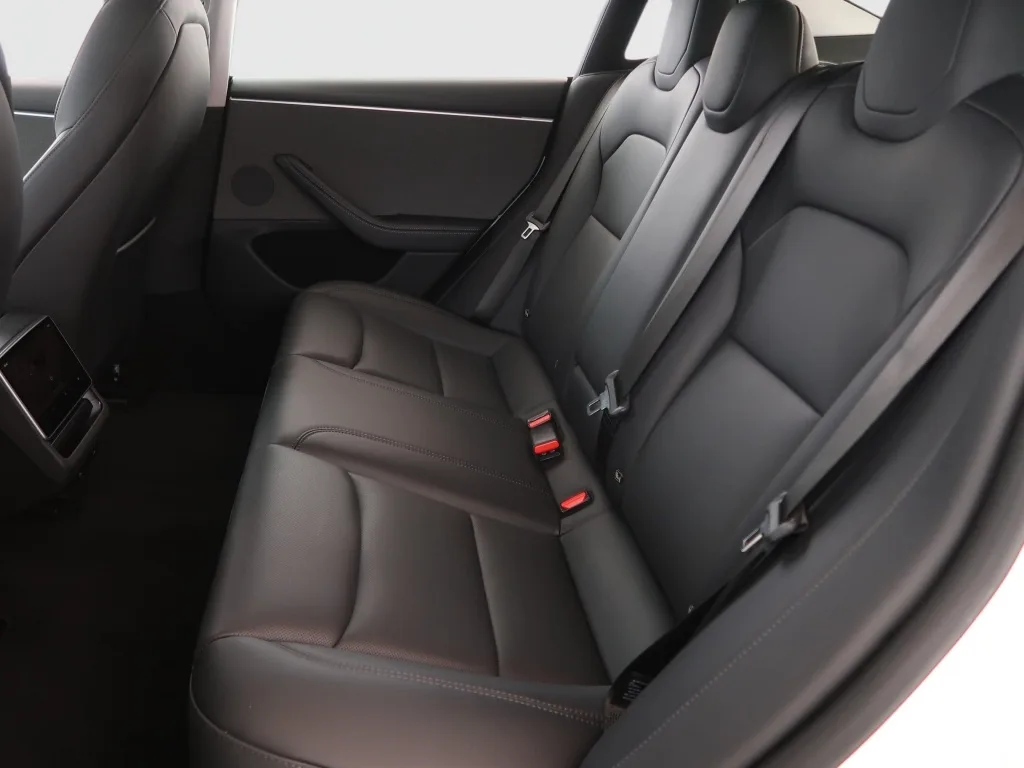 Tesla Model 3 Standard Range, Foto 13 von 28