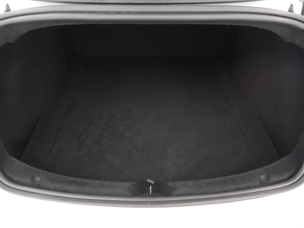 Tesla Model 3 Standard Range, Foto 17 von 28