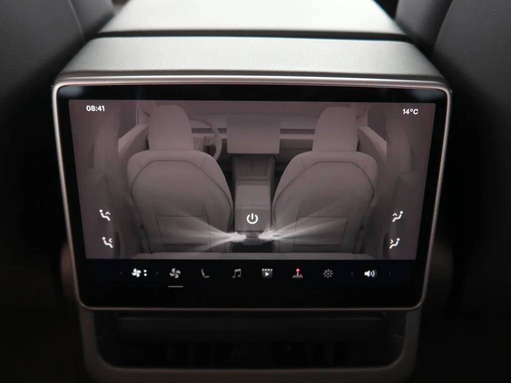 Tesla Model 3 Standard Range, Foto 25 von 28