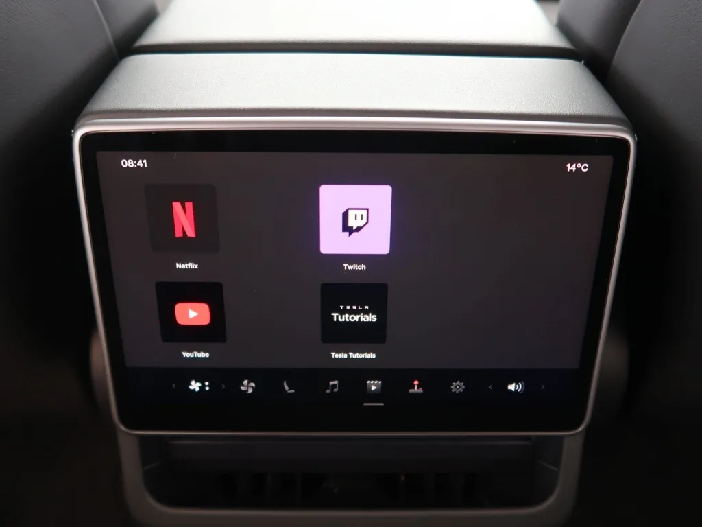 Tesla Model 3 Standard Range, Foto 26 von 28