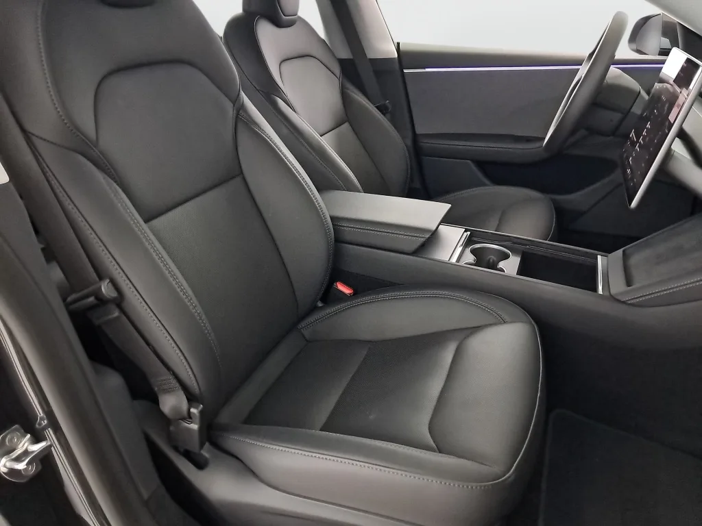 Tesla Model 3 Standard Range, Foto 11 von 35