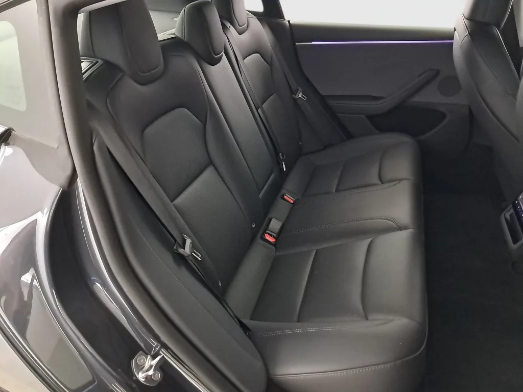 Tesla Model 3 Standard Range, Foto 12 von 35