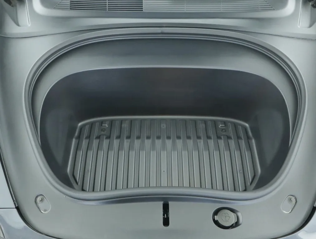 Tesla Model 3 Standard Range, Foto 19 von 35