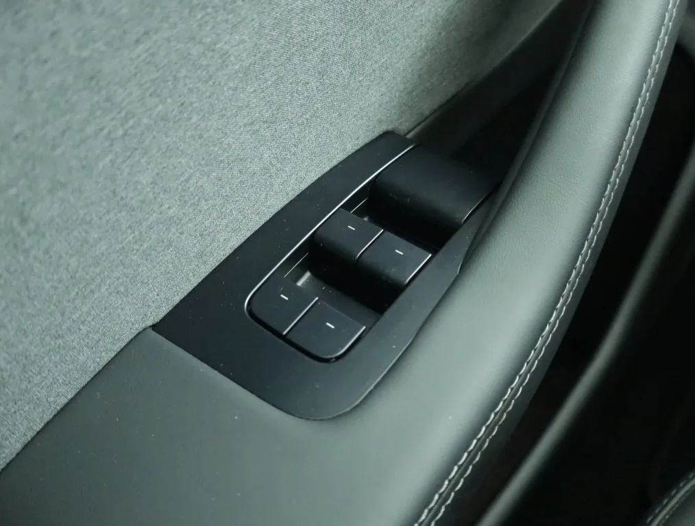 Tesla Model 3 Standard Range, Foto 20 von 35
