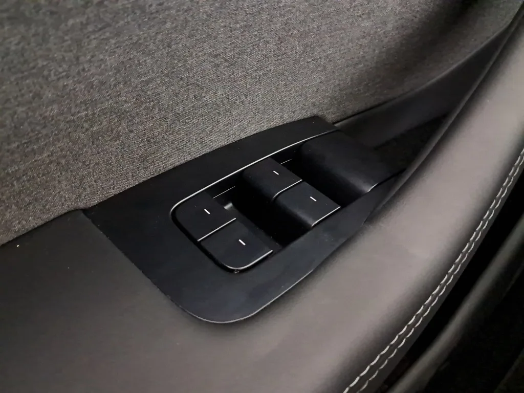 Tesla Model 3 Standard Range, Foto 27 von 35