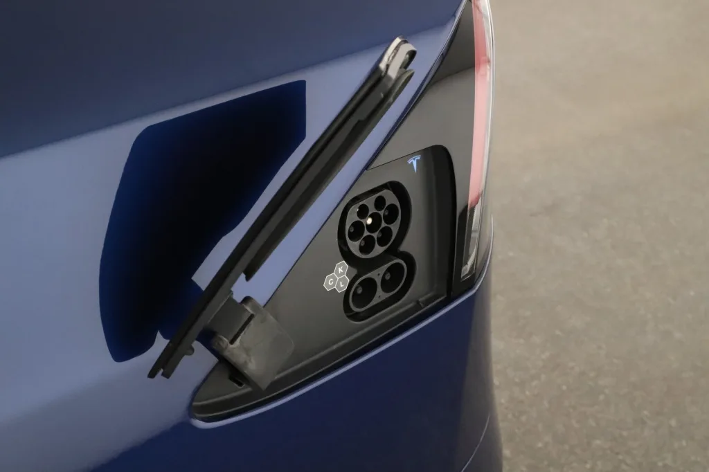 Tesla Model X Dual Motor, Foto 29 von 33