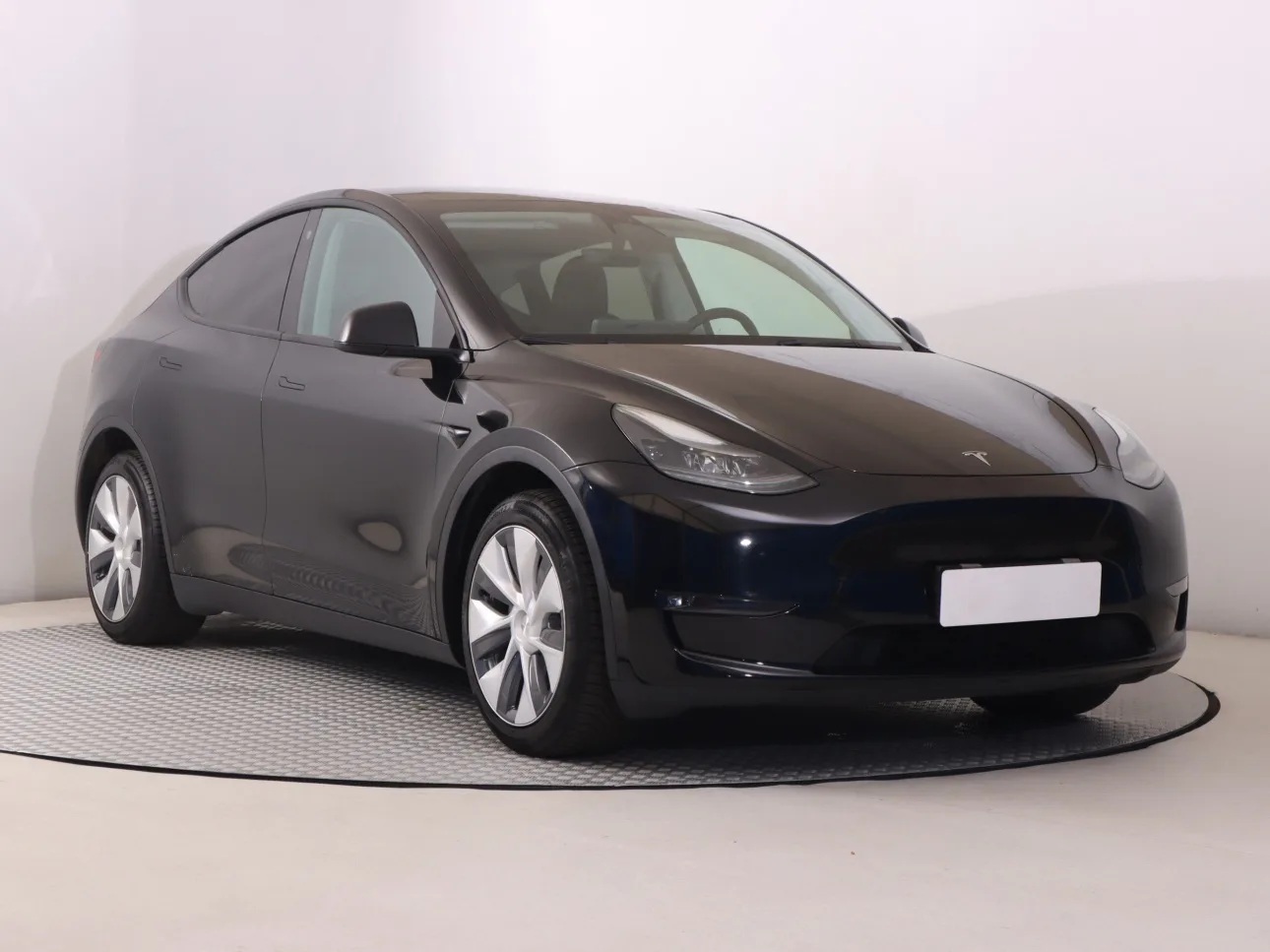 Tesla Model Y Long Range AWD, Foto 1 von 29