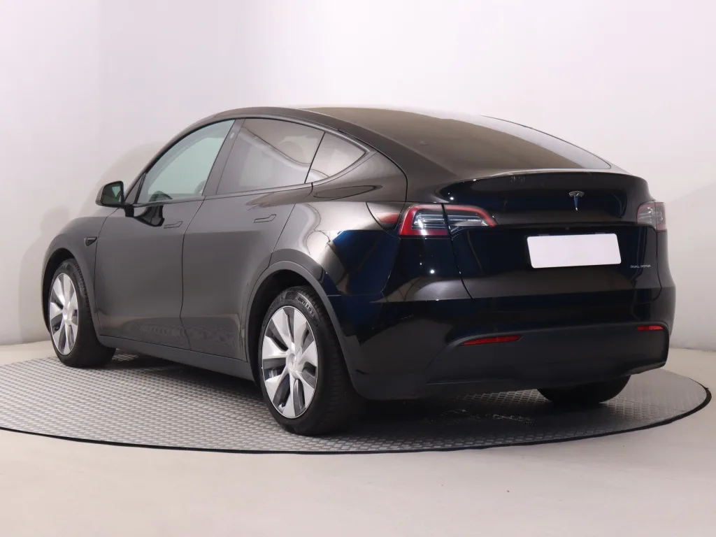 Tesla Model Y Long Range AWD, Foto 4 von 29