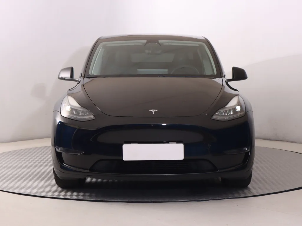 Tesla Model Y Long Range AWD, Foto 6 von 29