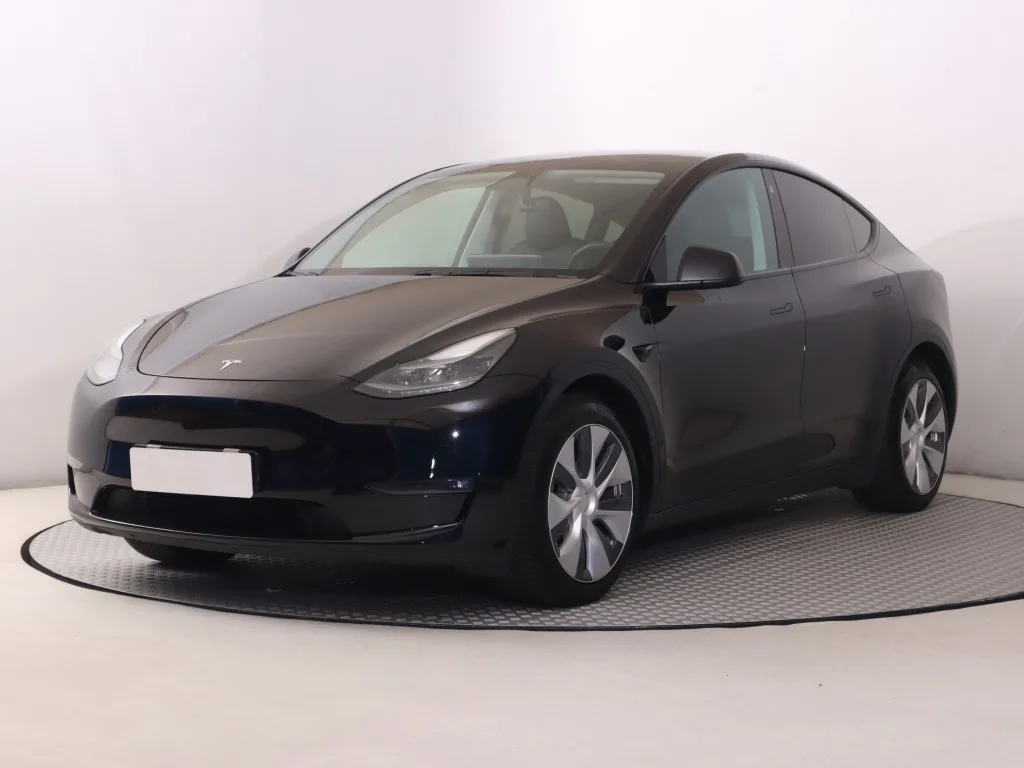 Tesla Model Y Long Range AWD, Foto 7 von 29