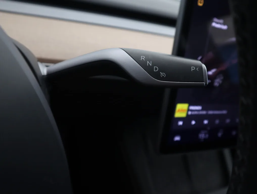 Tesla Model Y Long Range AWD, Foto 21 von 29
