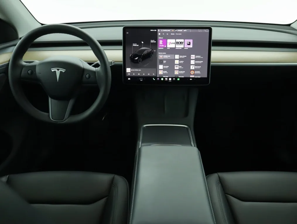 Tesla Model Y Long Range AWD, Foto 2 von 23
