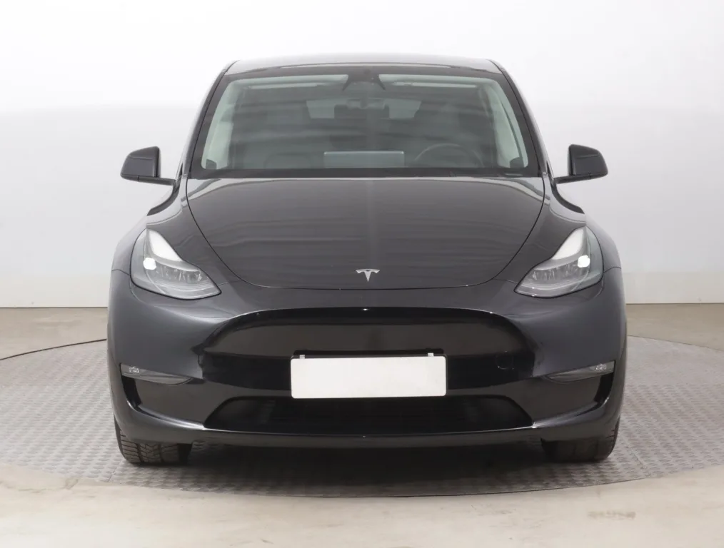 Tesla Model Y Long Range AWD, Foto 6 von 23