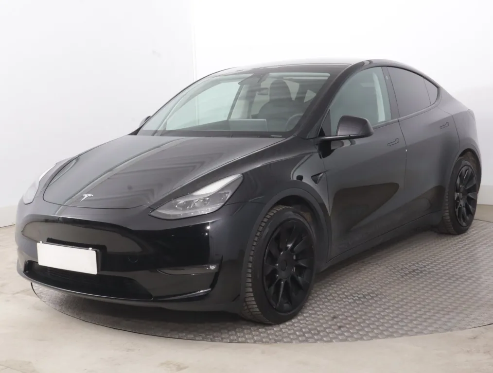 Tesla Model Y Long Range AWD, Foto 7 von 23