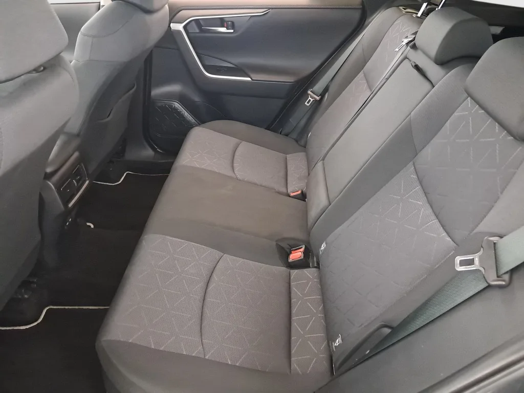 Toyota RAV4 2.5 Hybrid AWD-i, Foto 13 von 21