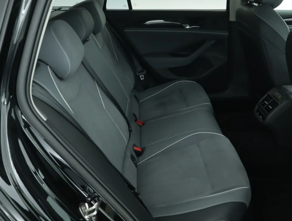 Volkswagen Passat 1.5 eTSI, Foto 12 von 21