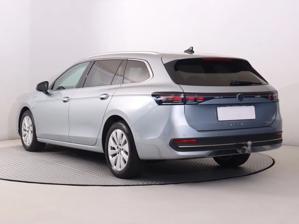 Volkswagen Passat 1.5 eTSI, Foto 4 von 30