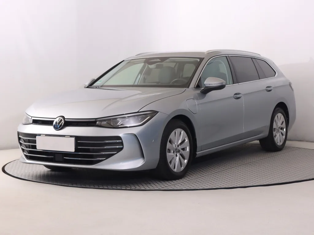 Volkswagen Passat 1.5 eTSI, Foto 7 von 30
