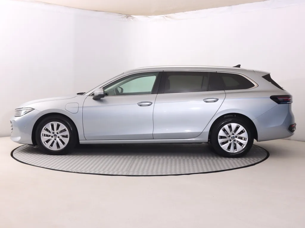 Volkswagen Passat 1.5 eTSI, Foto 8 von 30
