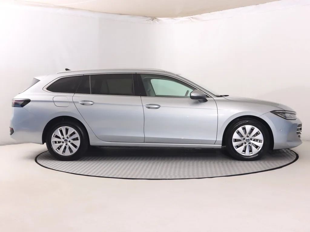 Volkswagen Passat 1.5 eTSI, Foto 10 von 30