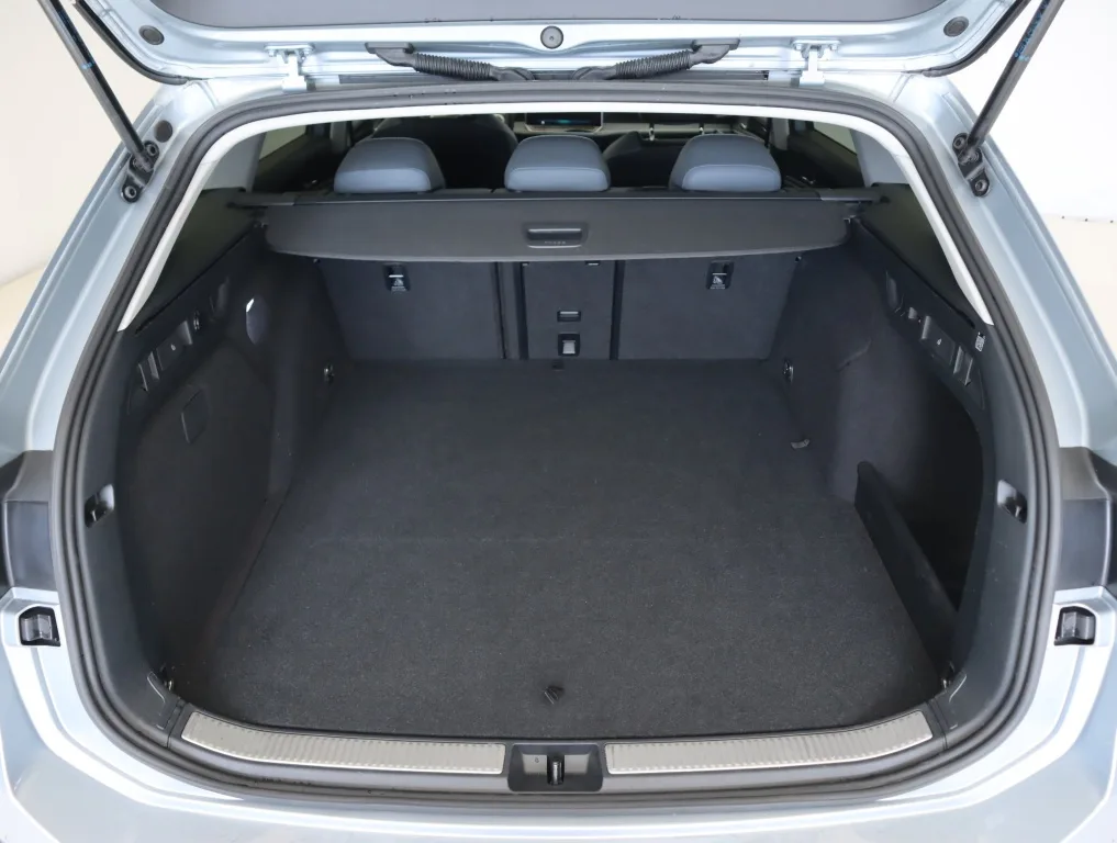 Volkswagen Passat 1.5 eTSI, Foto 17 von 30