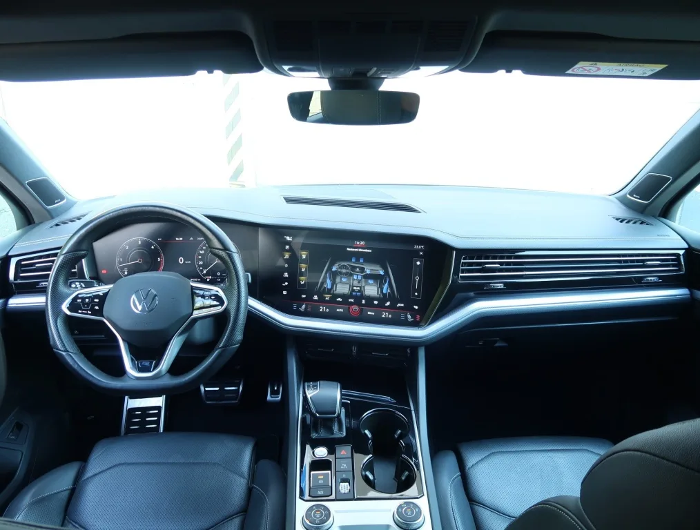 Volkswagen Touareg 3.0 TDI 4MOTION, Foto 2 von 32