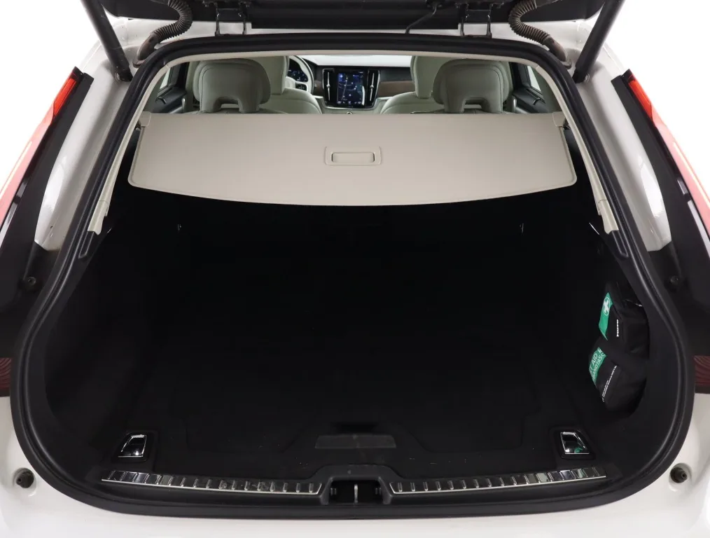 Volvo V90 Cross Country B5 AWD, Foto 17 von 19