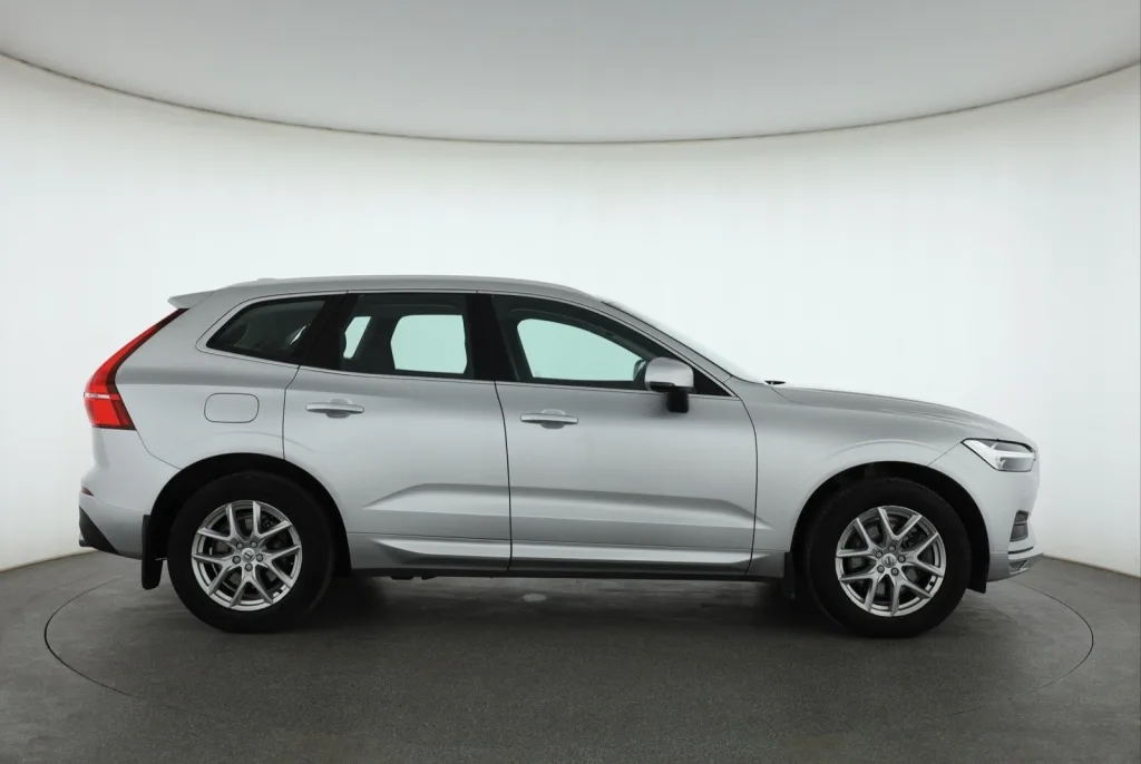 Volvo XC60 B5 AWD, Foto 10 von 26